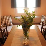 Bright And Airy 50 Meters From The Hébergement de vacances Xylokastro