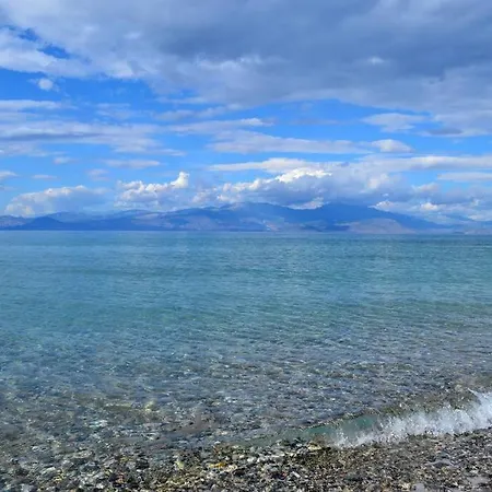 Vakantiehuis Bright And Airy 50 Meters From The Xylokastro