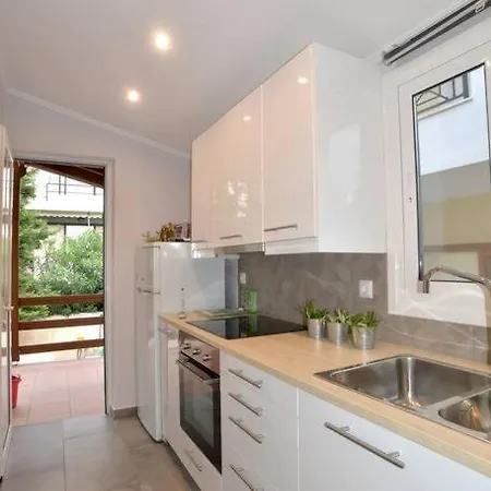 Holiday home Bright And Airy 50 Meters From The *