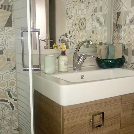 Bright And Airy 50 Meters From The Xylokastro