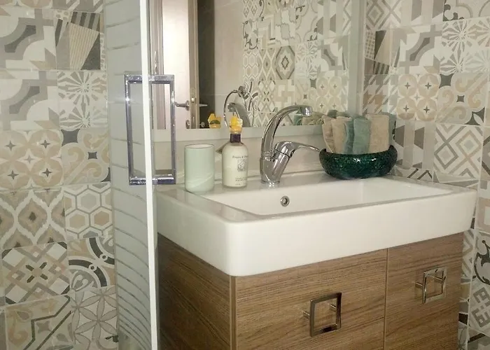 Bright And Airy 50 Meters From The Xylokastro